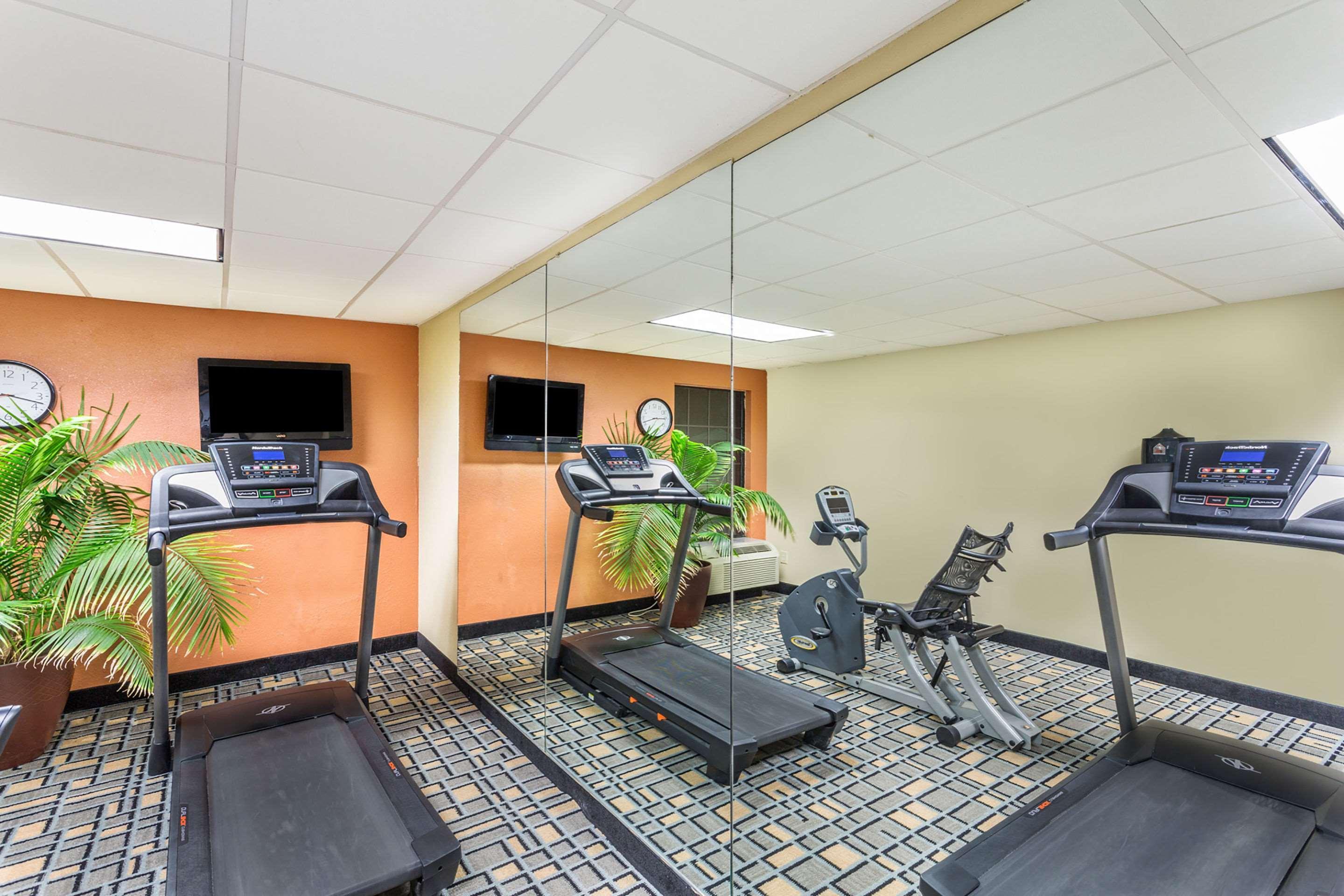 Clarion Pointe South Boston - Danville East Εξωτερικό φωτογραφία